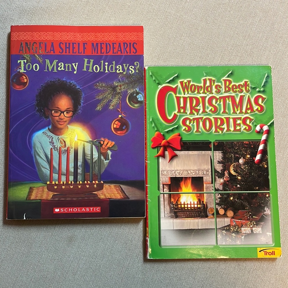 📚2/$6  2-Book Bundle Holiday-Themed Chapter Books